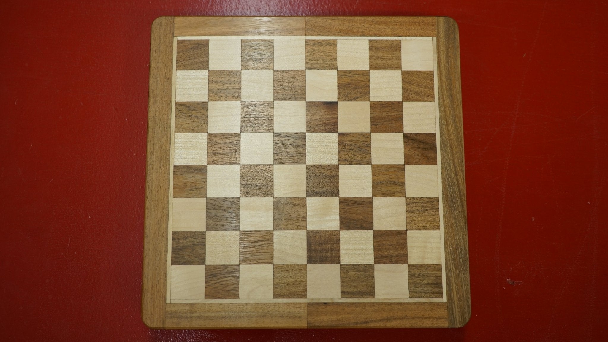 Ensemble jeu d'échecs en acacia - Coffre à volet - Magnétique - Coffre d'échecs et jeu d'échecs de voyage cadeau -12a - Rouge et Noir
