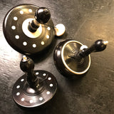 Toupie en ébène et Ivoirine à bouton - GM - Toupies cadeau bel objet - Rouge et Noir